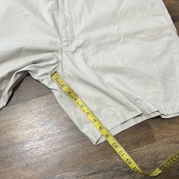 Brooks Brothers flat front shorts. Size 42 - Picture 2 of 5